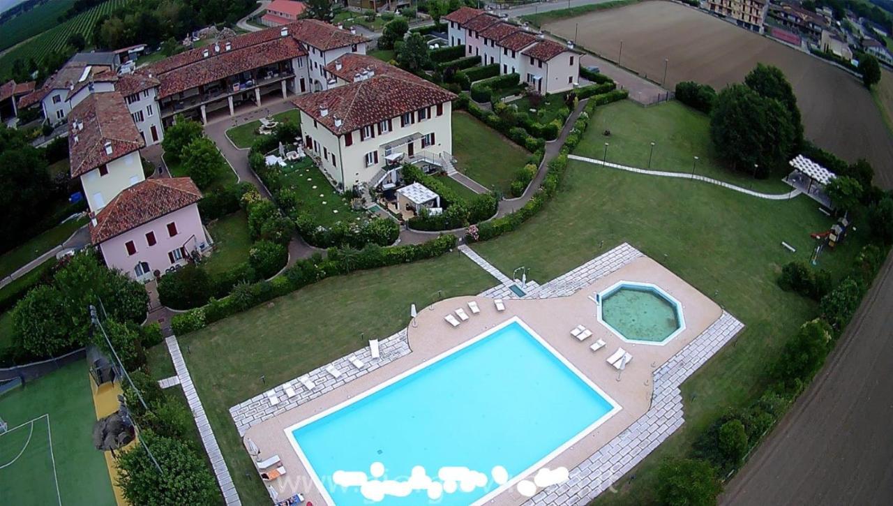 100% Design Desenzano del Garda Exterior foto