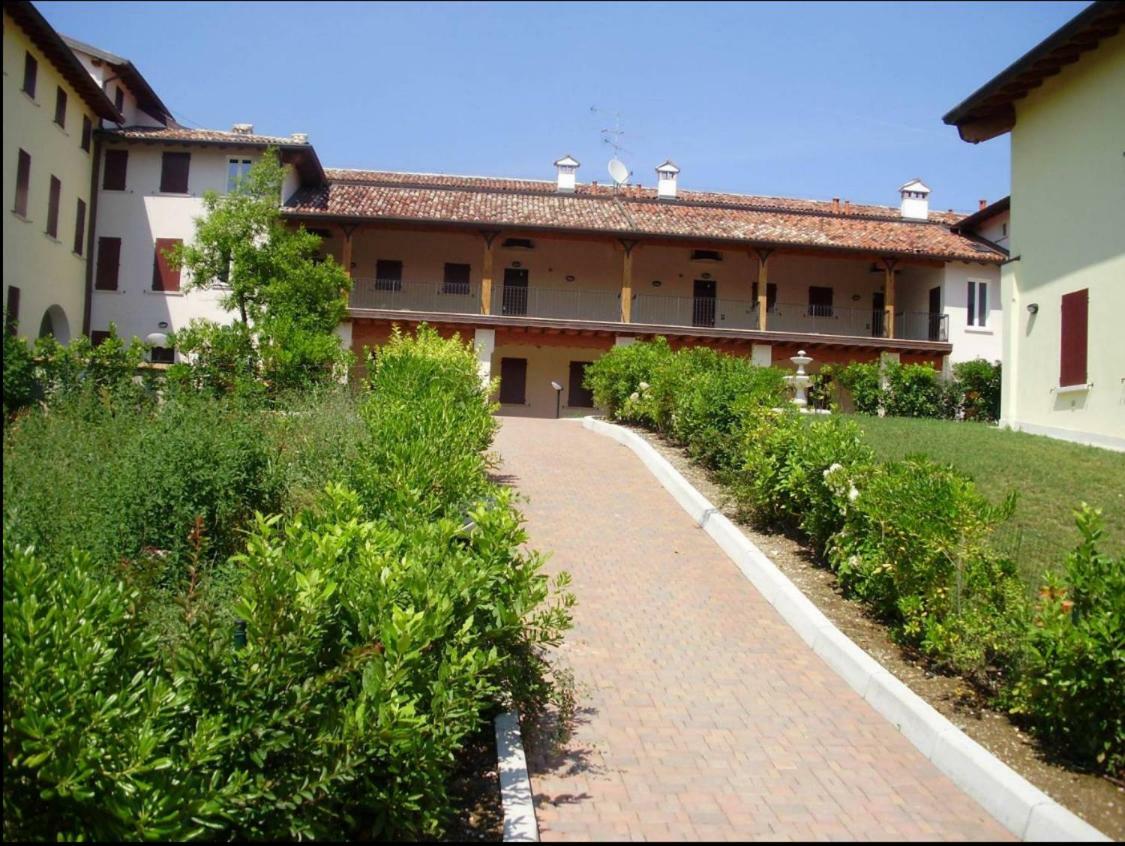 100% Design Desenzano del Garda Exterior foto
