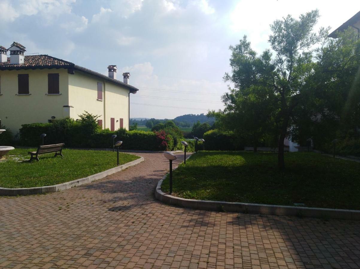 100% Design Desenzano del Garda Exterior foto